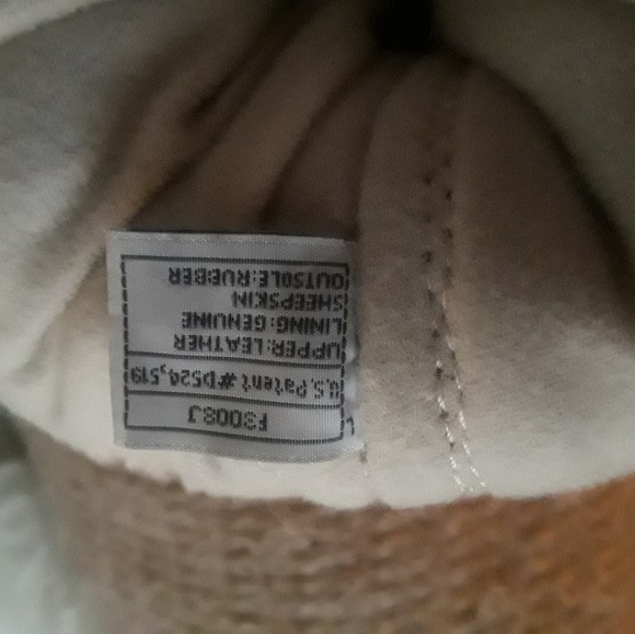 (SOLD) Ugg boots - Picture 7 of 8